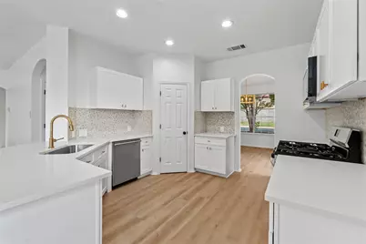 6033 Almelo Drive, Round Rock, TX 78681 - Photo 9