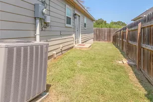 904 New York St, Bryan, TX 77803 - Photo 9