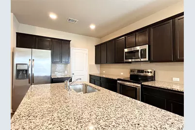 104 Lassy Cove, Georgetown, TX 78626 - Photo 11