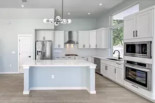 1110 3/4 Fiesta St, Austin, TX 78702 - Photo 3