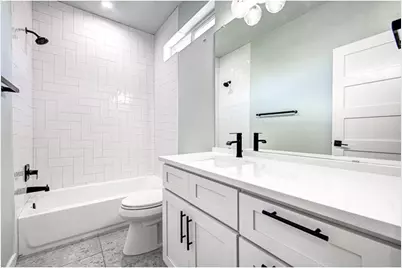 1110 3/4 Fiesta Street #1, Austin, TX 78702 - Photo 9