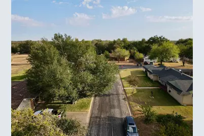 112 Plum Drive, Elgin, TX 78621 - Photo 7