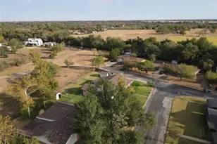 112 Plum Dr, Elgin, TX 78621 - Photo 5