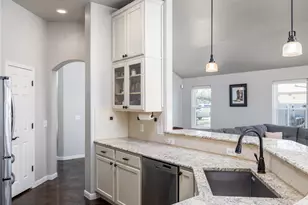 208 S Buffalo Pass, Georgetown, TX 78633 - Photo 9