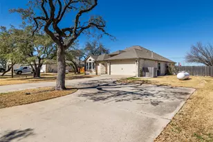 208 S Buffalo Pass, Georgetown, TX 78633 - Photo 3