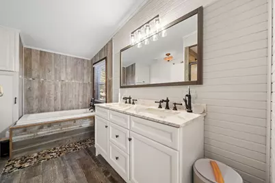 28609 Paradise Manor Drive, Marble Falls, TX 78654 - Photo 17