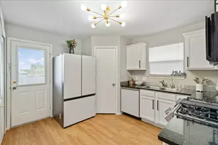 238 St Mary's Dr, Hutto, TX 78634 - Photo 13