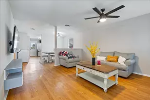 238 St Mary's Dr, Hutto, TX 78634 - Photo 5