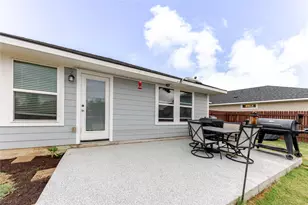 303 Schuyerville Dr, Elgin, TX 78621 - Photo 31