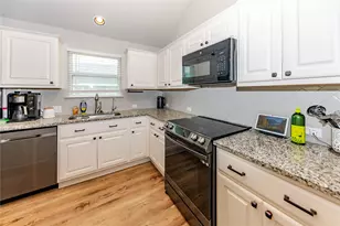 303 Schuyerville Dr, Elgin, TX 78621 - Photo 11