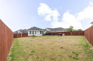 303 Schuyerville Dr, Elgin, TX 78621 - Photo 25