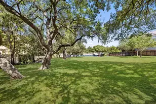 909 Brooks Hollow Rd, Lakeway, TX 78734 - Photo 17