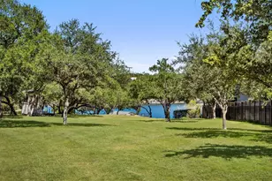 909 Brooks Hollow Rd, Lakeway, TX 78734 - Photo 15