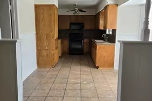 103 Spanish Oak Cir, Georgetown, TX 78628 - Photo 3