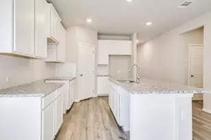 138 Holmby Dr, Hutto, TX 78634 - Photo 7