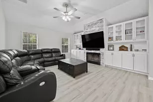 30112 Spyglass Cir, Georgetown, TX 78628 - Photo 17