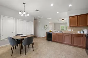 1612 Corn Hill Ln, Round Rock, TX 78664 - Photo 11