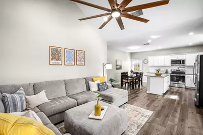 224 Spruce Avenue, Luling, TX 78648 - Photo 9