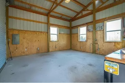 224 Spruce Avenue, Luling, TX 78648 - Photo 25