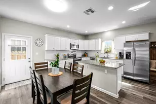 224 Spruce Ave, Luling, TX 78648 - Photo 11