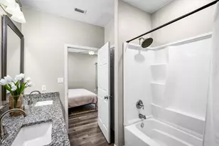 224 Spruce Ave, Luling, TX 78648 - Photo 17