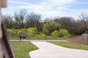 224 Spruce Ave, Luling, TX 78648 - Photo 5