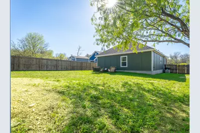 224 Spruce Avenue, Luling, TX 78648 - Photo 23