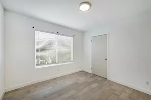 1406 N Redondo Dr, Austin, TX 78721 - Photo 11