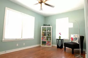 409 W Croslin St, Austin, TX 78752 - Photo 13