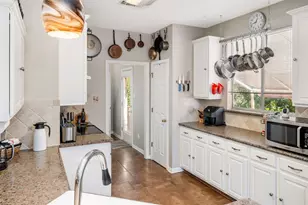 102 Elm Hill Ct, San Marcos, TX 78666 - Photo 9