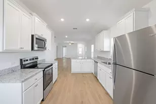 112 Paria Ct, Jarrell, TX 76537 - Photo 3