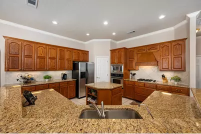 117 S Sentry Point, Hutto, TX 78634 - Photo 13