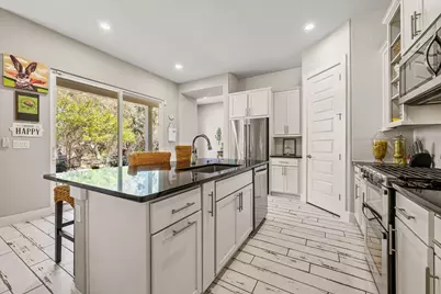 121 Francesco Lane, Dripping Springs, TX 78620 - Photo 15