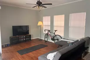 712 W 21st St, Austin, TX 78705 - Photo 7