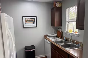 712 W 21st St, Austin, TX 78705 - Photo 9