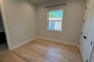 3509 Oak Springs Dr, Austin, TX 78721 - Photo 9