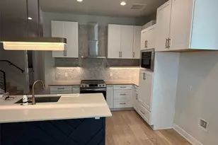 3509 Oak Springs Dr, Austin, TX 78721 - Photo 3