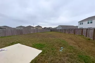 410 Magnum Force Dr, Jarrell, TX 76537 - Photo 17