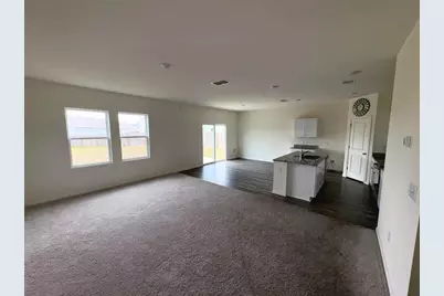 410 Magnum Force Drive, Jarrell, TX 76537 - Photo 5