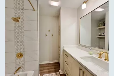 203 E 11th Street, Elgin, TX 78621 - Photo 23