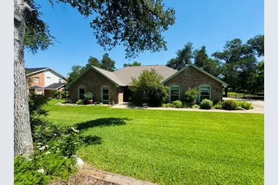 203 E 11th Street, Elgin, TX 78621 - Photo 5