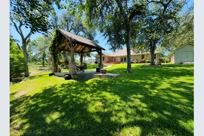 203 E 11th Street, Elgin, TX 78621 - Photo 39