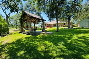 203 E 11th St, Elgin, TX 78621 - Photo 39