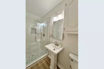 203 E 11th Street, Elgin, TX 78621 - Photo 31