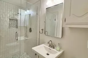 203 E 11th St, Elgin, TX 78621 - Photo 31