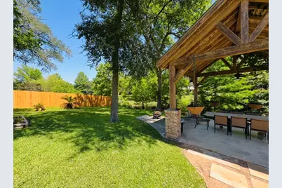 203 E 11th Street, Elgin, TX 78621 - Photo 35