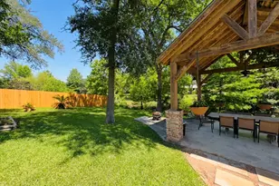 203 E 11th St, Elgin, TX 78621 - Photo 35