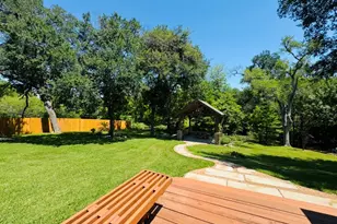 203 E 11th St, Elgin, TX 78621 - Photo 33