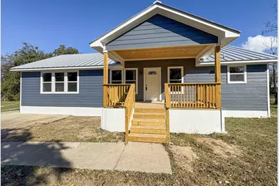 1902 N Fannin Avenue, Cameron, TX 76520 - Photo 1