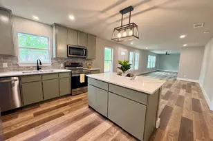 1902 N Fannin Ave, Cameron, TX 76520 - Photo 3